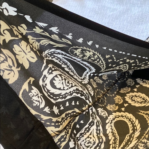 BCBG Maxazria Boho Floral Paisley Maxi Skirt Centre Slit Black White Long Light - Picture 3 of 10